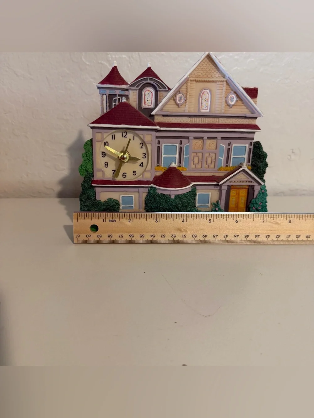 Vintage Victorian Style House Desk Clock Miniature Resin Mantel Tabletop Clock